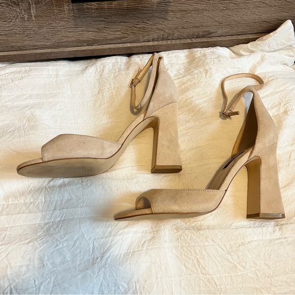 Nine West Suede Heels - Picture 4 of 5